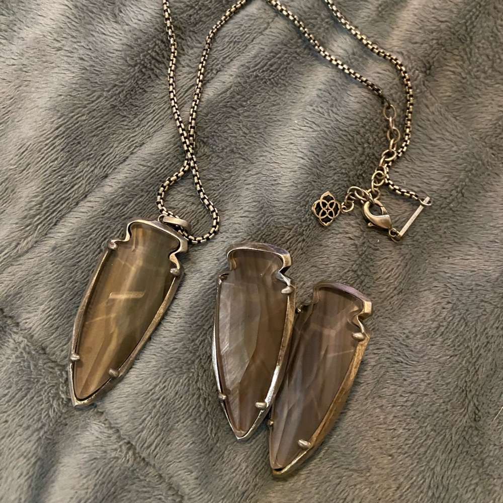 Kendra Scott arrowhead Kimmy necklace, matching Kathryn earrings and Kenny ring.